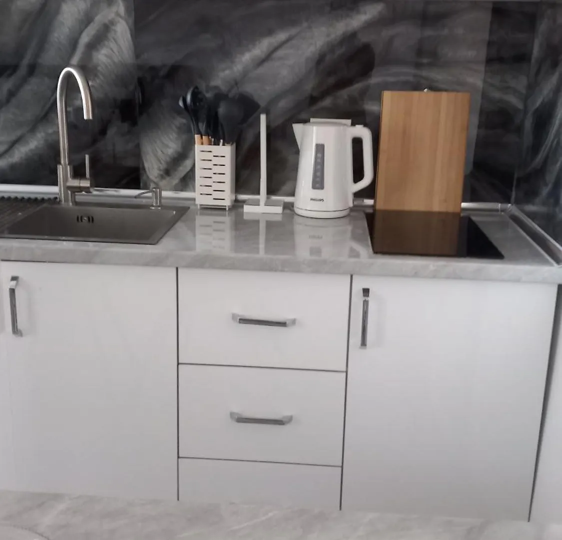 Tiny Home At The Castle Shkoder Apartment
